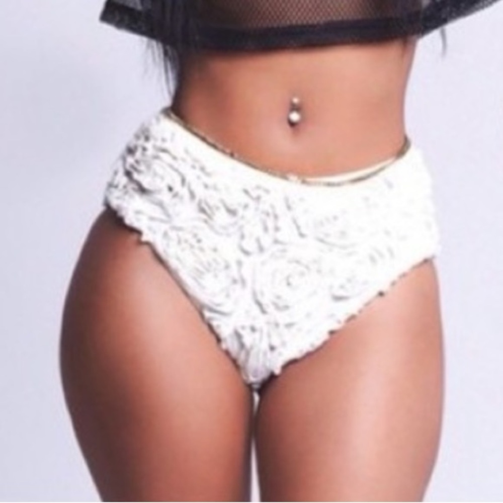 American Apparel 3D Mesh Floral Appliqué Panty M/L